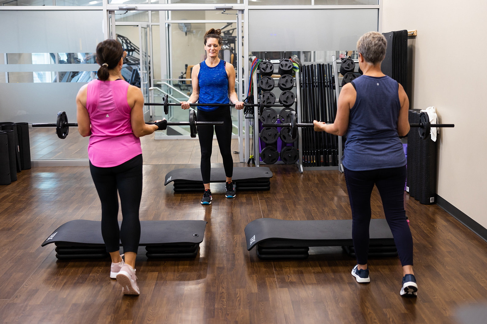 women-lifting-weights-at-gym-Club-at-Forest-Ridge